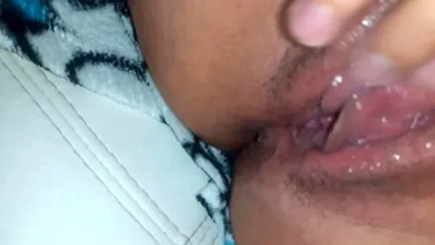 想用我在手机上找到的一段旧视频来祝福你 – Very Wap Panty Play :)